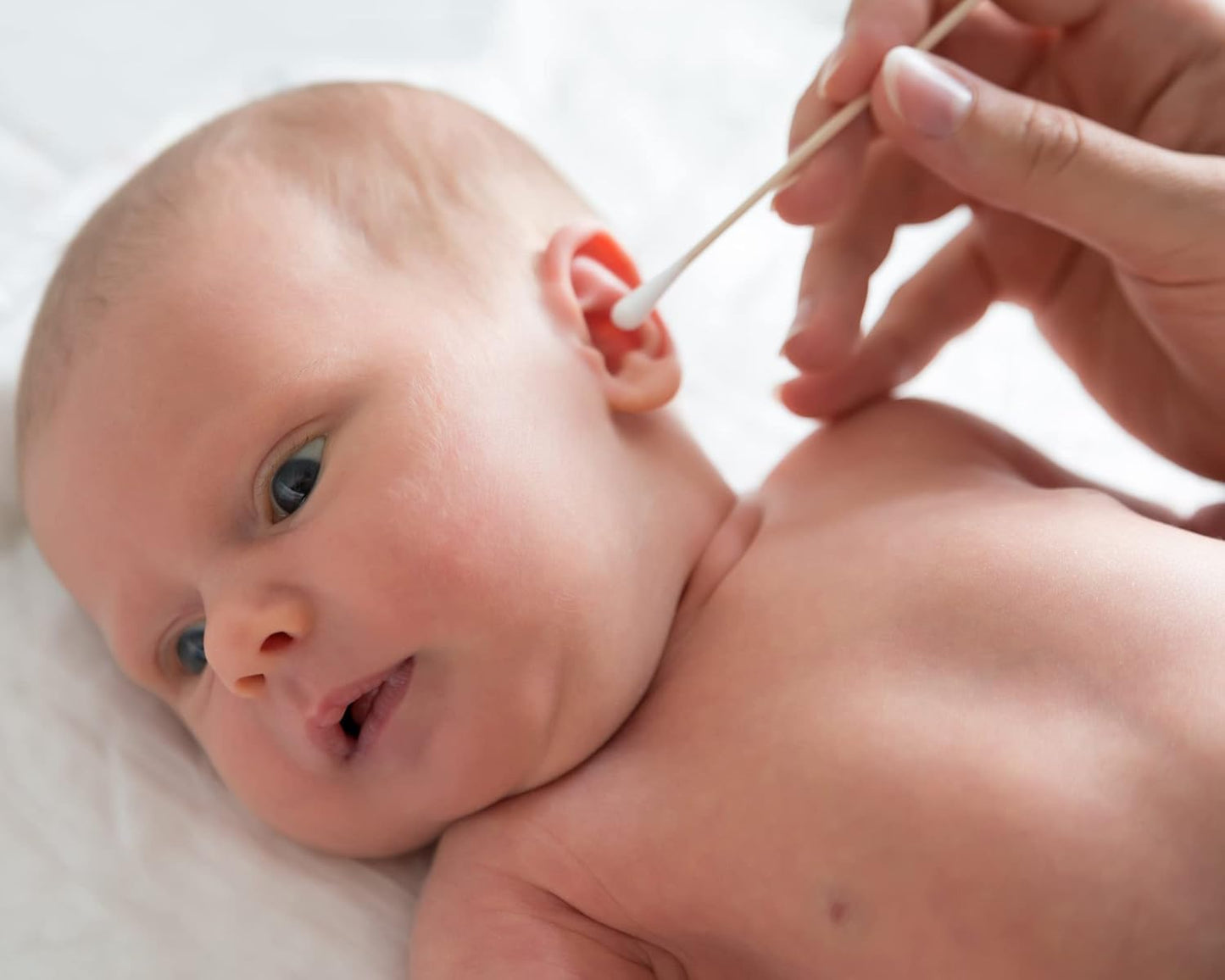 Norme 500 Pcs 6 Inch Gun Cleaning Swabs Long Cotton Swabs in Storage Box Long Pointed and Round Tip with Wooden Handle Buds for Makeup Baby Pet Care