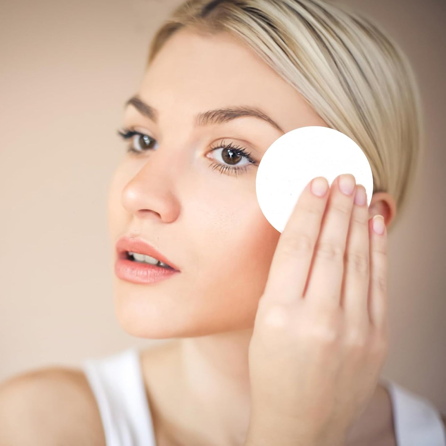 120 Count Compressed Facial Sponges, Face Cleansing Sponge for Estheticians Spa Wash Round Makeup Removal Sponge Pads for Women,Girls Compress Exfoliating Removal Sponge (White)