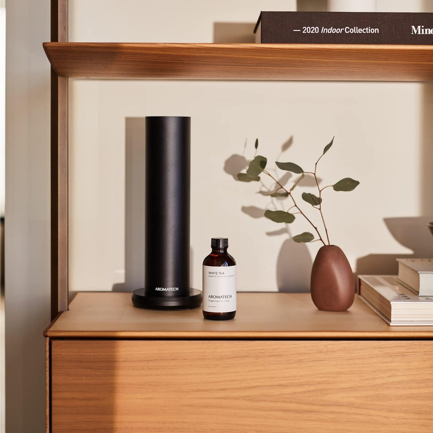 AromaTech White Tea Aroma Essential Oil Blend: Luxury Hotel Inspired Aromatherapy with White Tea, Orange & Palo Santo for Ultrasonic Diffusers & Nebulizers - 16 fl oz, 500 mL