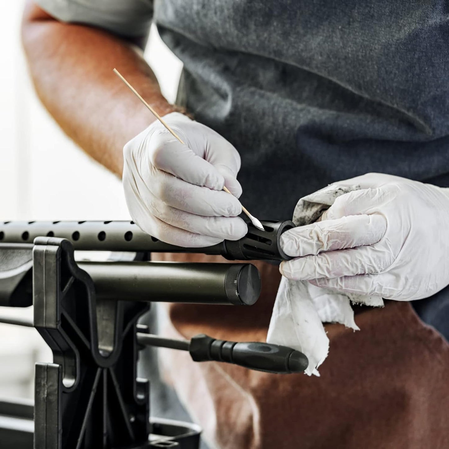 500 PCS 6-Inch Precision Gun Cleaning Swabs with Storage Case - Lint-Free Bamboo-Handle Long Cotton Swabs for Gun Cleaning, Makeup & Electronics