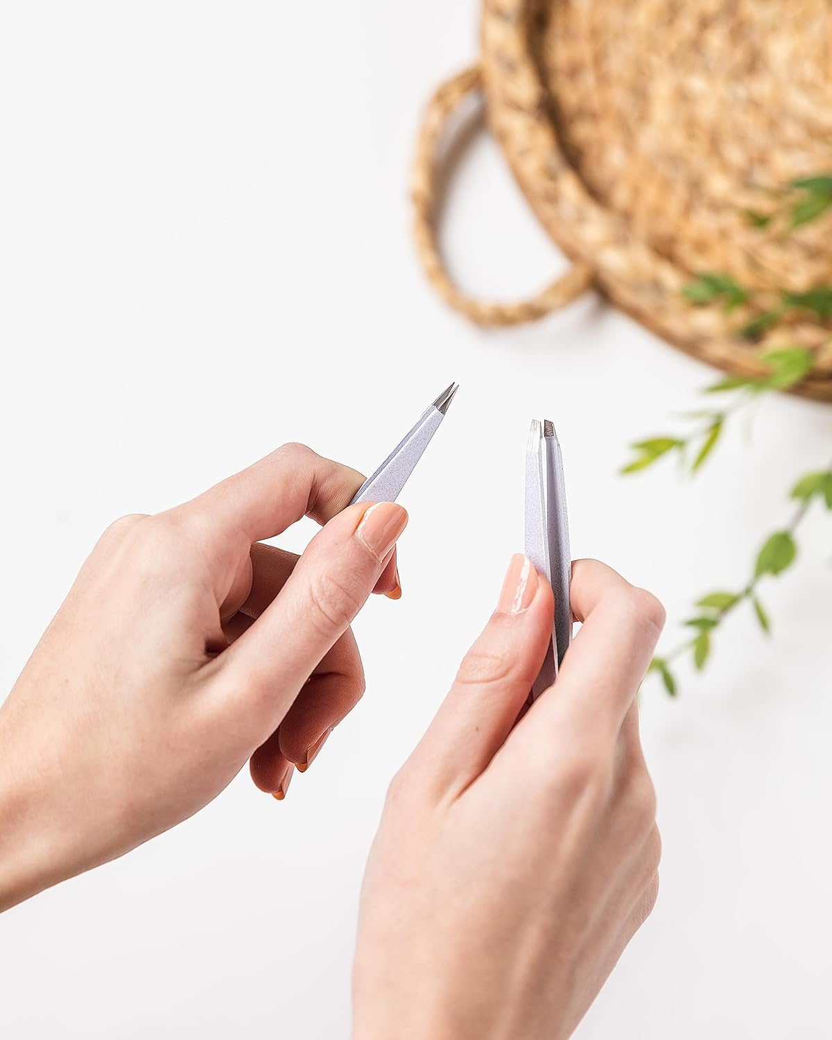 Amazon Basics Eyebrow Tweezers - Stainless Steel, 2 Pack