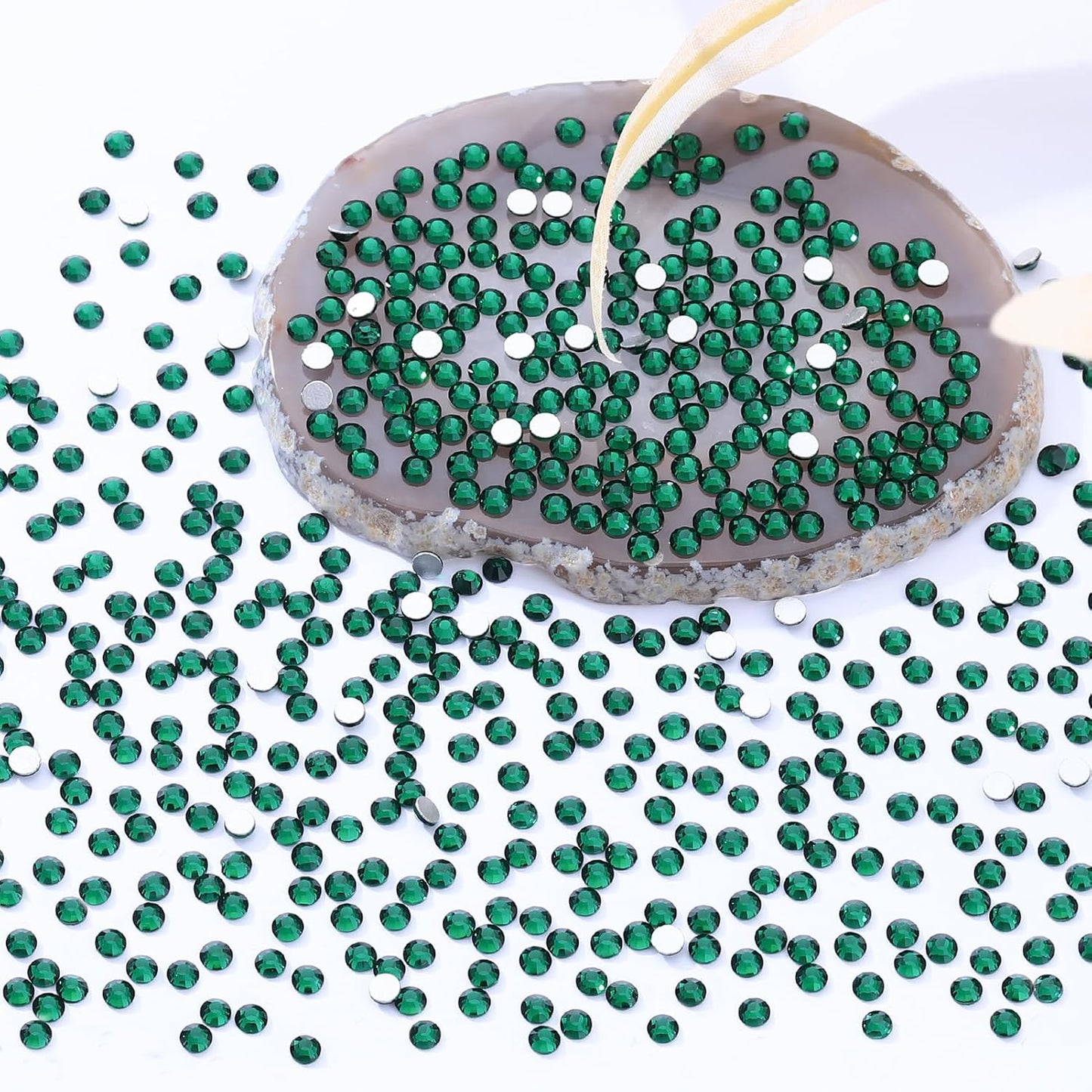 Green Flatback Rhinestones, Glass Rhinestones for Nail Art and Craft, Glue Fix, Loose Crystal Gemstones(Green, SS10, 2880pcs, 2.7-2.8mm)